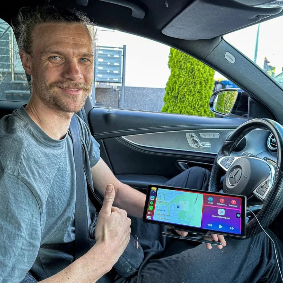 Connect Auto® - Einfache CarPlay-Installation mit Klebestreifen